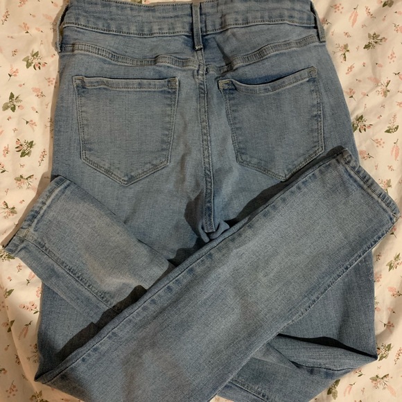 Old Navy Rockstar Super Skinny Jeans - Picture 6 of 8